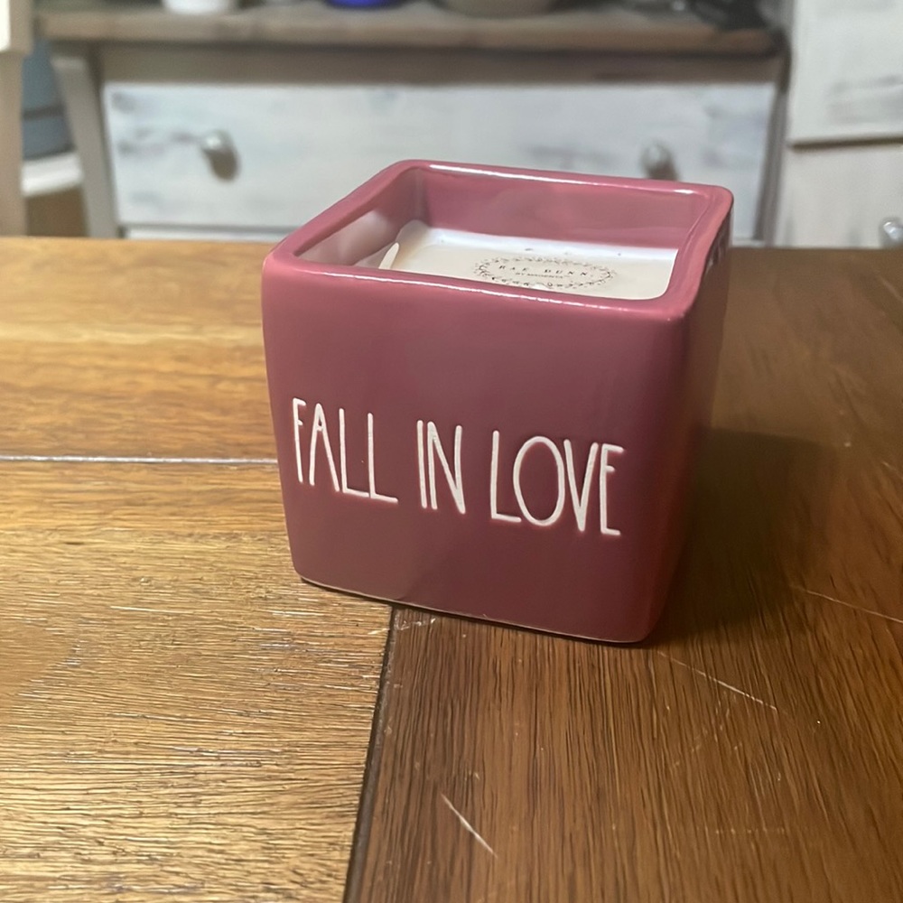 New Rae Dunn candle